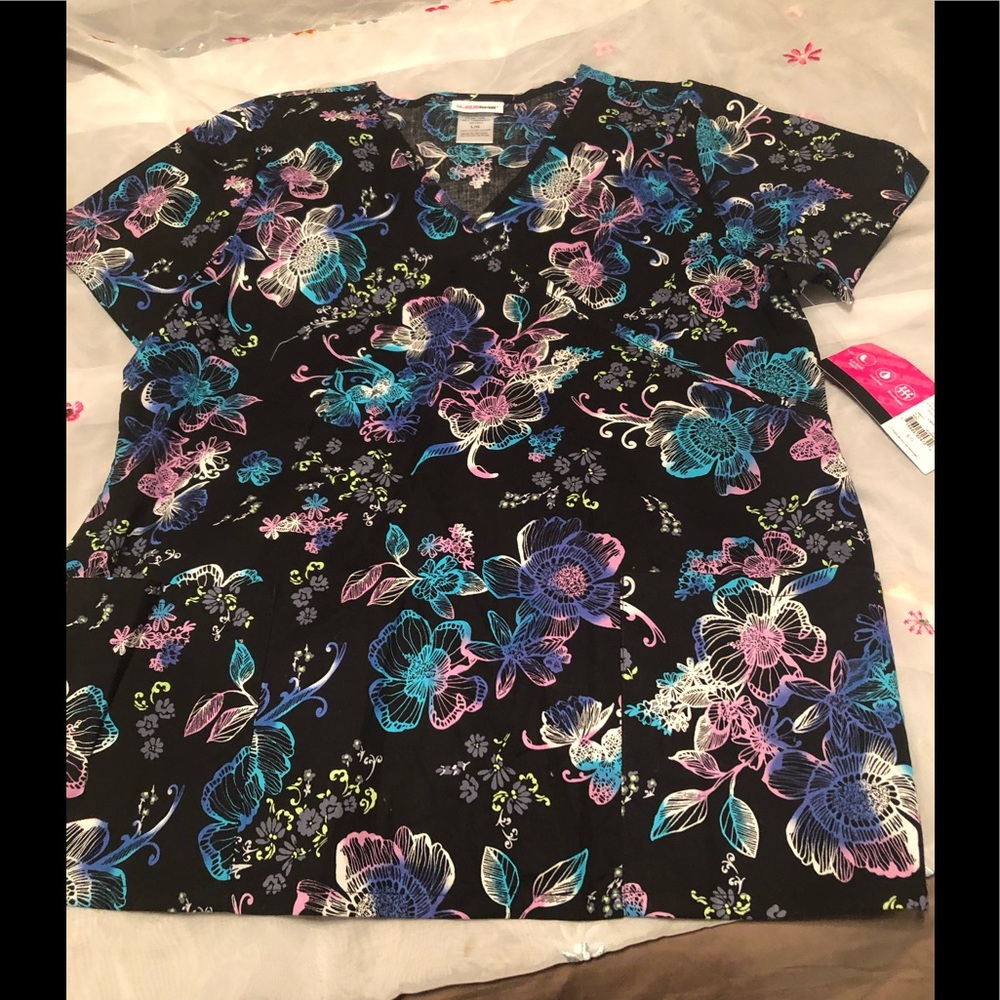 Scrub shirt